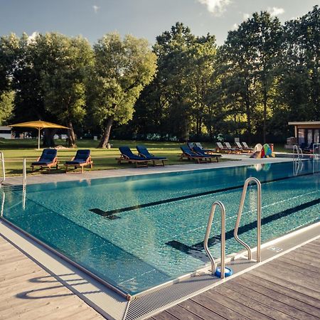 Villa Resort & Organic Spa - Luxusni Apartman S Virivkou 捷克布杰约维采 外观 照片