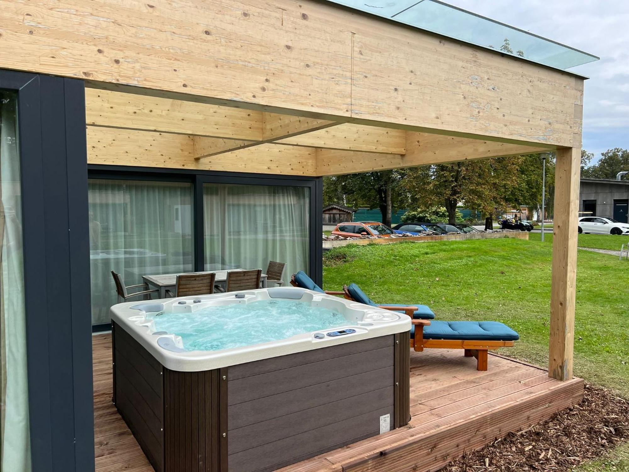 Villa Resort & Organic Spa - Luxusni Apartman S Virivkou 捷克布杰约维采 外观 照片